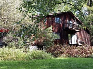 225 Camp Arden Rd, Dummerston, VT 05301