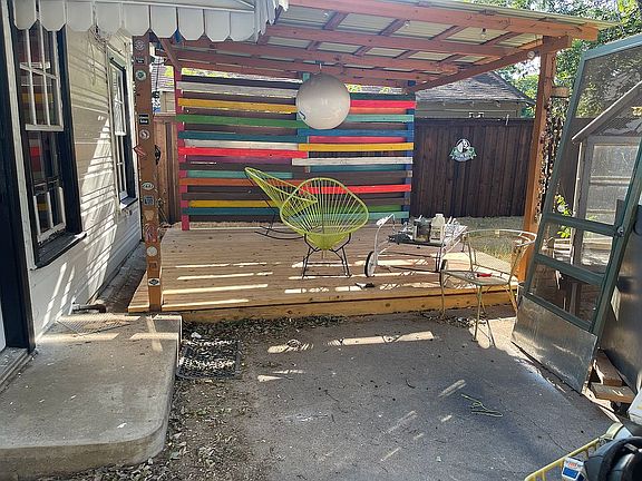 4th image of 2831 Grafton Ave