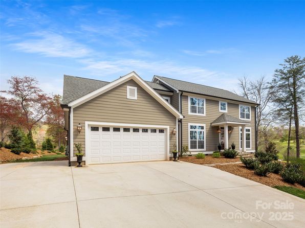 935 High Vista Dr, Mills River, NC 28759