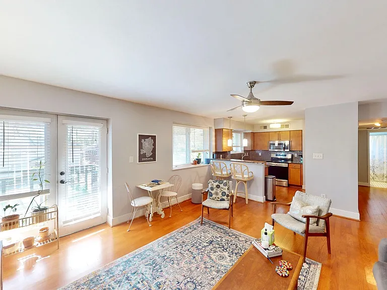 227 N Dotger Ave #E15 — Photo 4