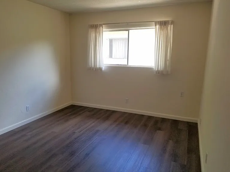 778 Peach St #B — Photo 6