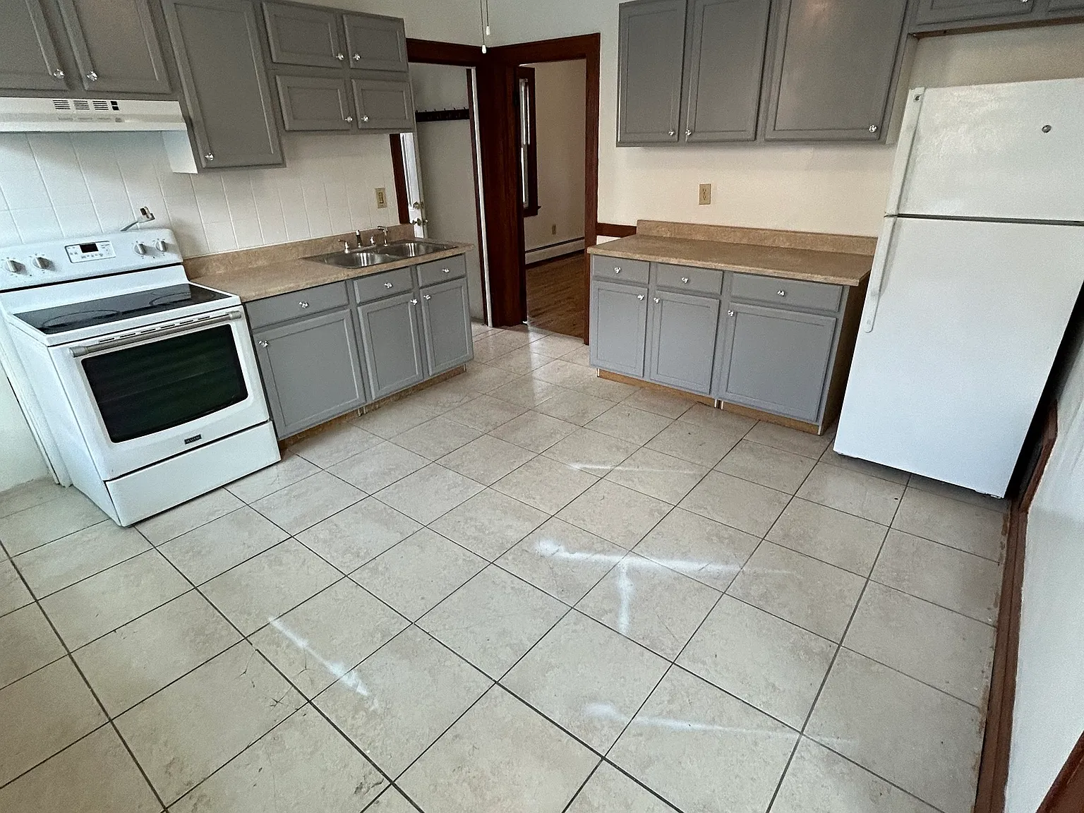 3 bed, $1,550 — Photo 3