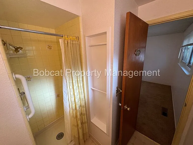 1316 Stanford Dr — Photo 20