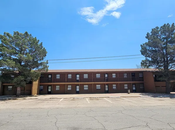708 N 5th St, Carlsbad, NM 88220