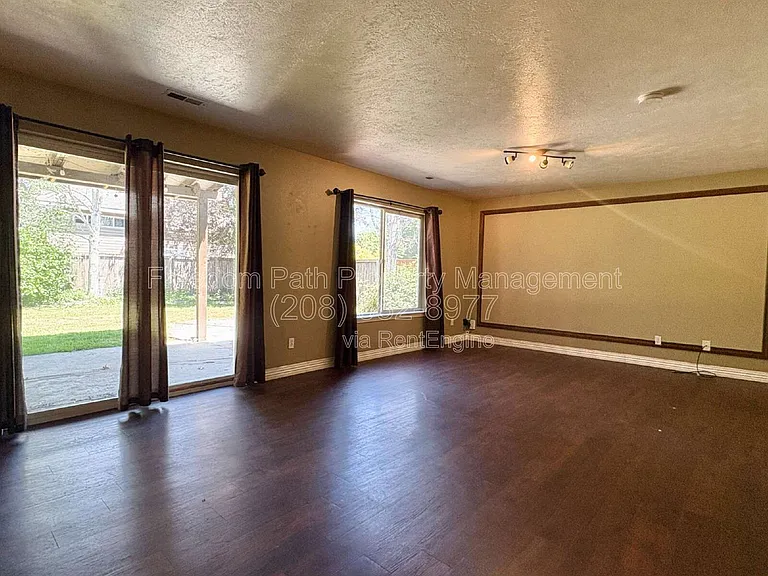 1955 W Ridgemont Ave — Photo 3