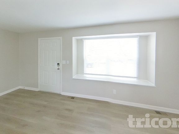 2nd image of 1725 Doherty Rd