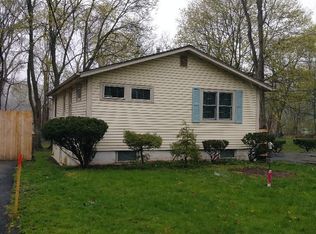 98 South St, Pittsford, NY 14534