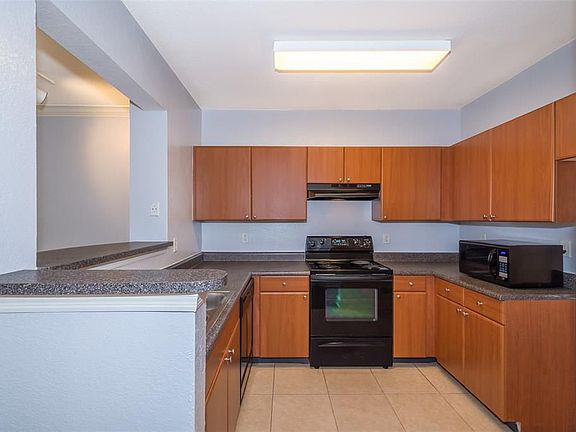 4th image of 300 E South St Unit 5002
