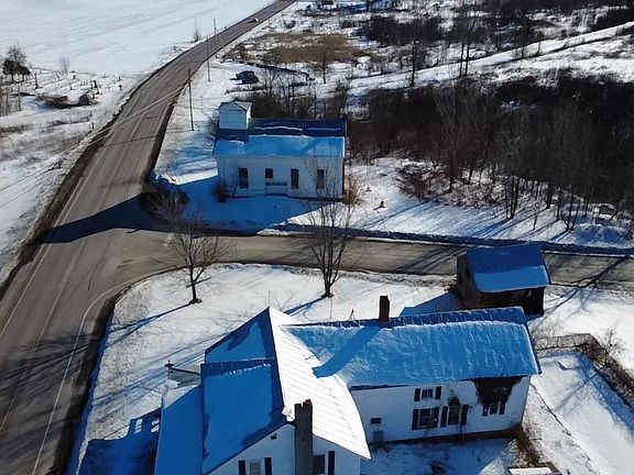 4th image of 2087 VT Route 105