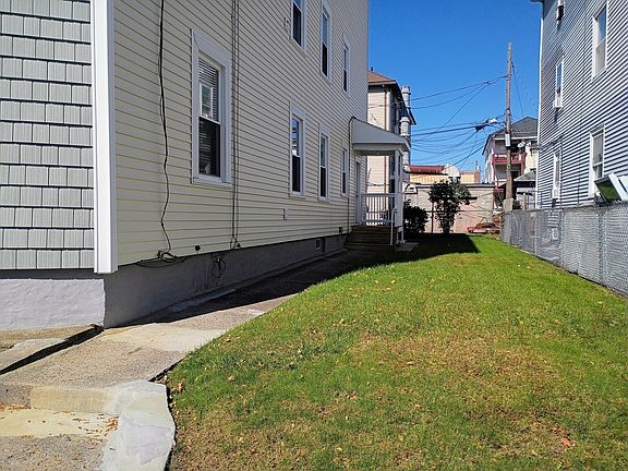 3rd image of 55 Endicott St