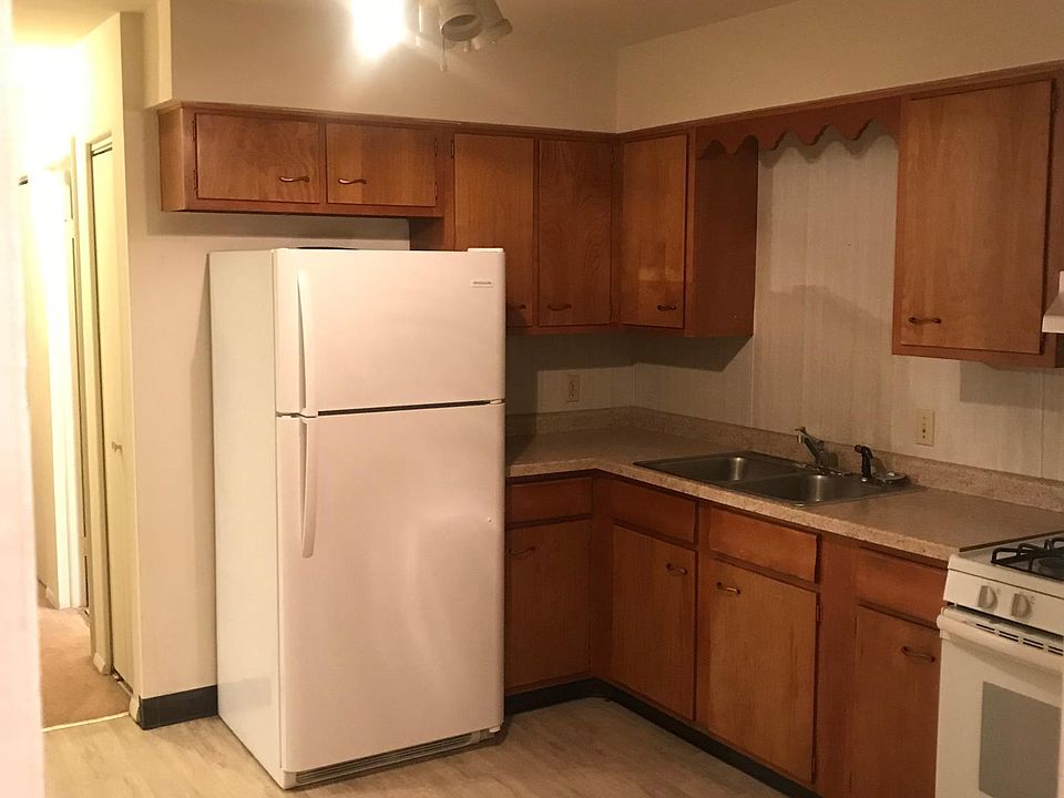 2nd image of 150 S Viant St
