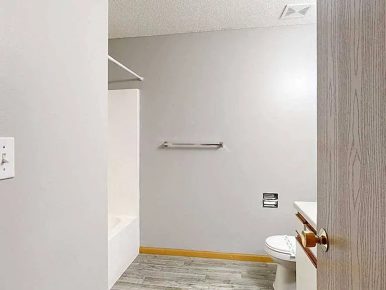 Northbrook Apartments — Photo 314