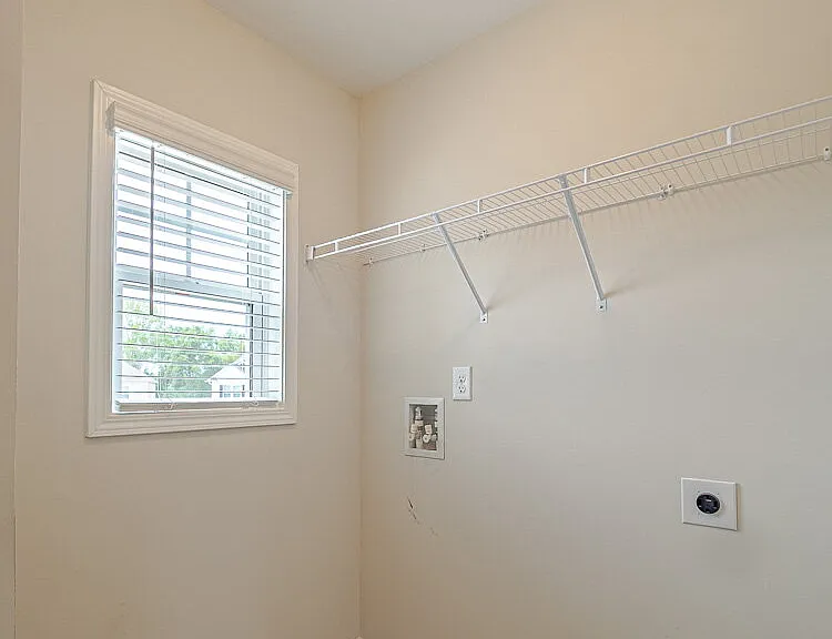 1545 Sawtooth Dr — Photo 27