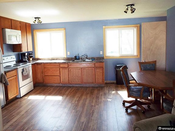 3rd image of 1754 Laramie Ave