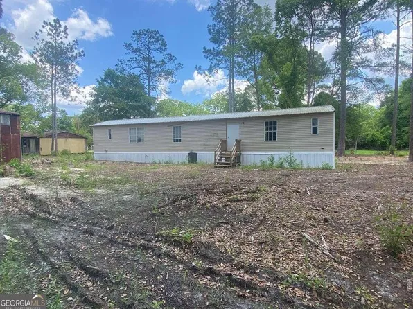 380 Palmetto Dr, Waycross, GA 31501