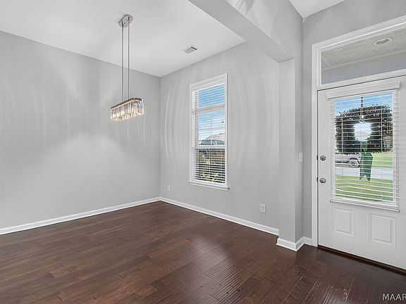 5th image of 9302 Crescent Lodge Cir