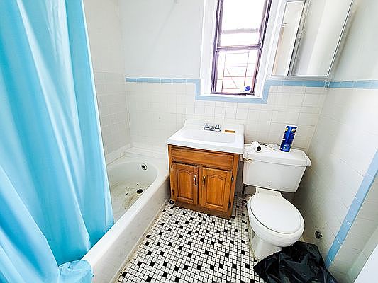 3rd image of 1727 Walton Ave APT 51A