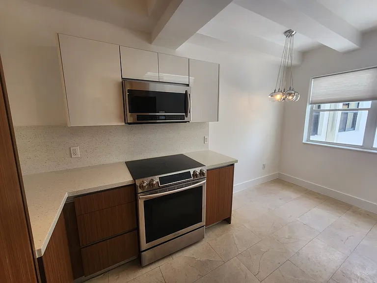 1390 Ocean Dr #402 — Photo 17