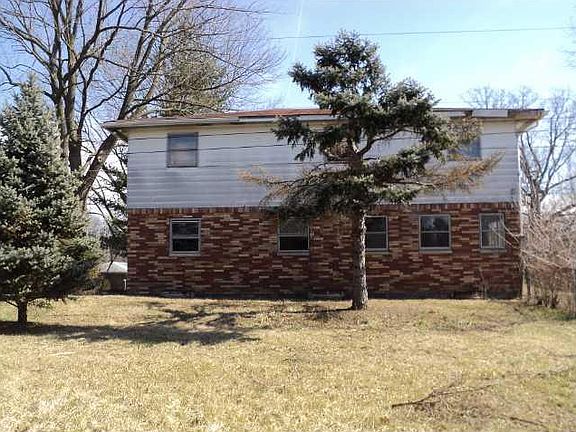 2nd image of 2900 Shady Oak Dr