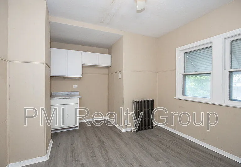 888 Evangeline Rd — Photo 10