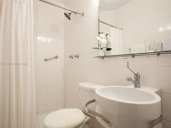 4720 Pine Tree Dr APT 1