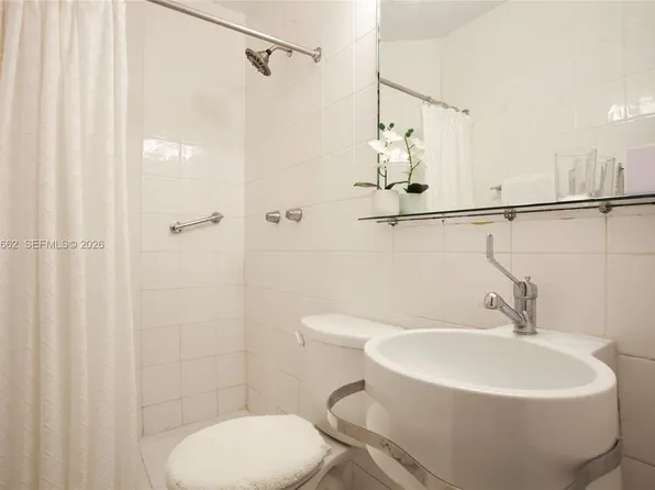 4720 Pine Tree Dr APT 1, Miami Beach, FL 33140