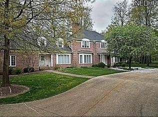17150 Hidden Point Dr, Chagrin Falls, OH 44023
