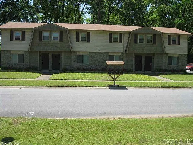 6111 Queensboro Dr #D — Photo 1