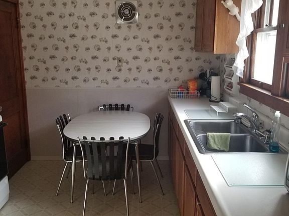 5th image of 50 Arcadia Ct