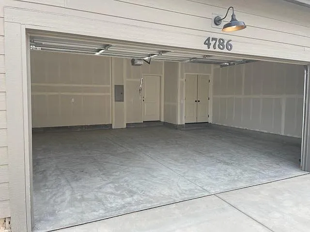 4786 Champlain Dr — Photo 8