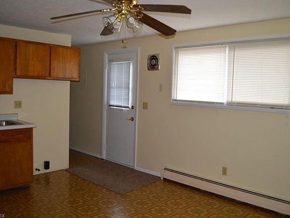 4th image of 532 Baldwin Ave
