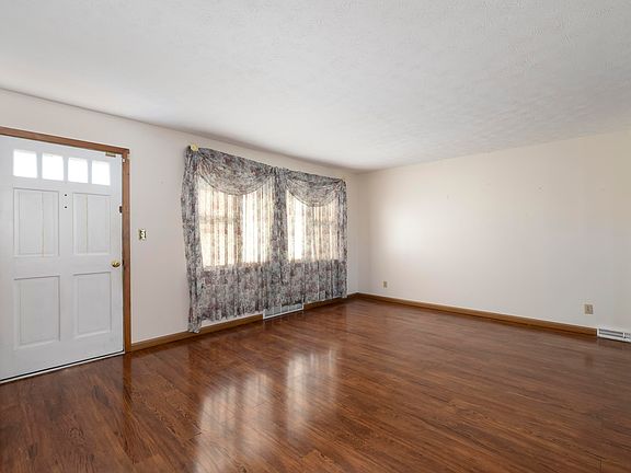 3rd image of 334 Southern Dr