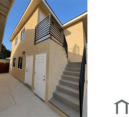 2nd image of 1068 Cerritos Ave