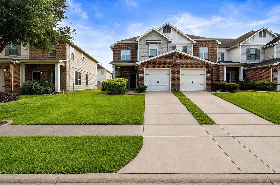 3 bed, 2.5 bath, 1624 sqft, $1,850 — Photo 4