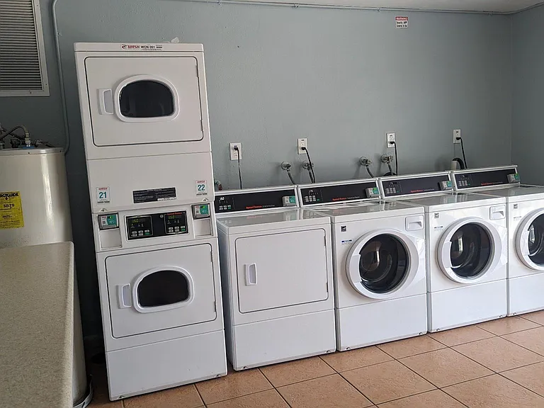 405 S Pine Island Rd #304D — Photo 8