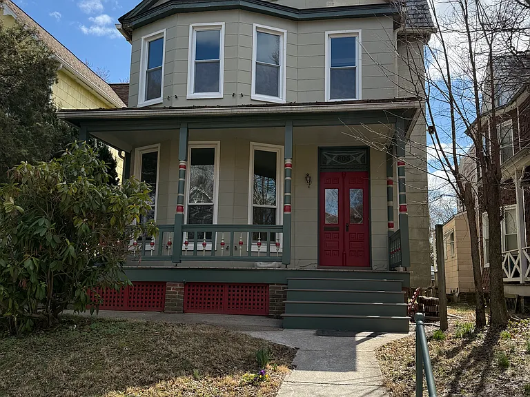 605 E 34th St — Photo 29