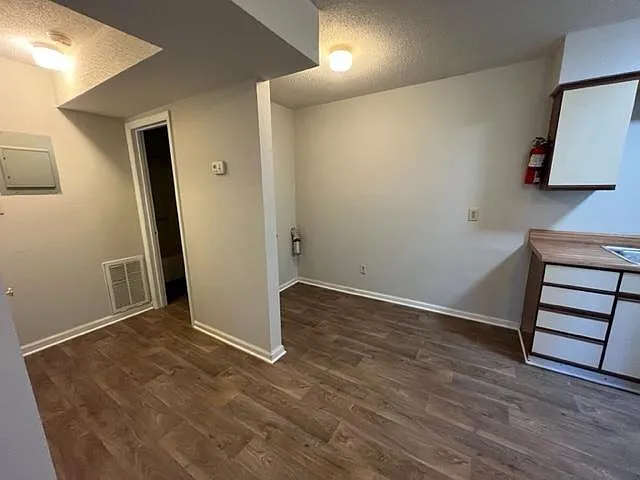 4005 McIntosh St #B — Photo 5