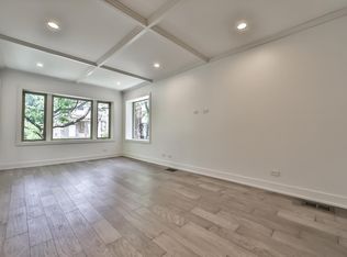 3351 W Crystal St #1D, Chicago, IL 60651