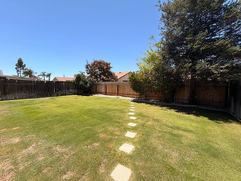 4315 Range Dr — Photo 7
