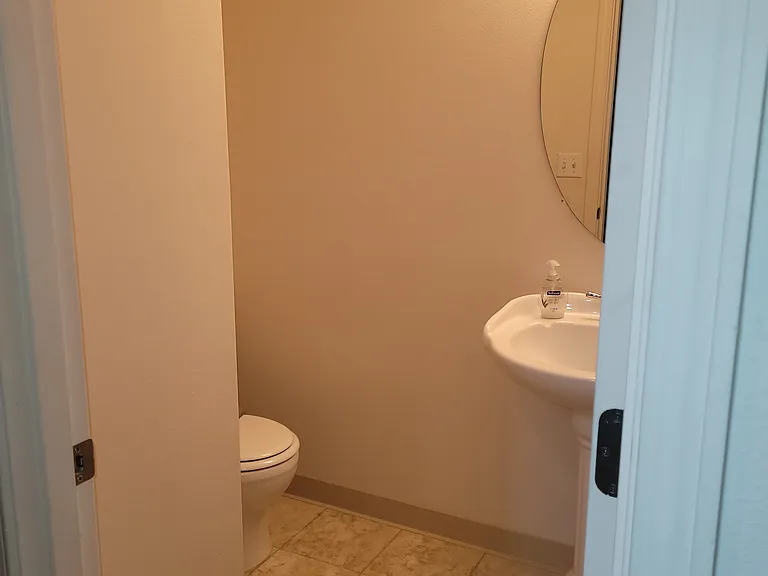 5700 NE 82nd Ave #B-6 — Photo 7