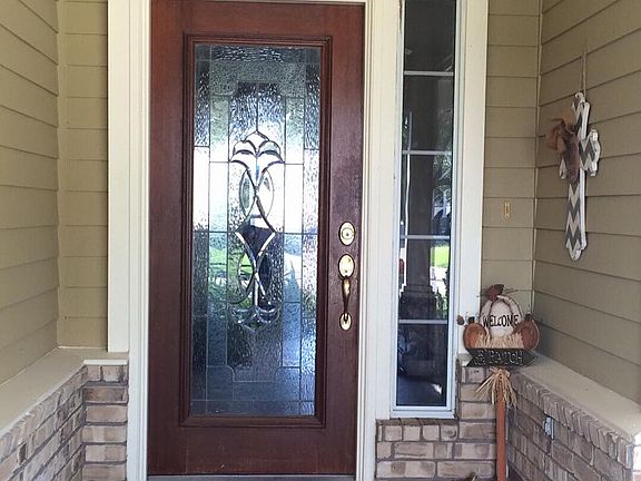 5th image of 907 Victoria Lakes Dr