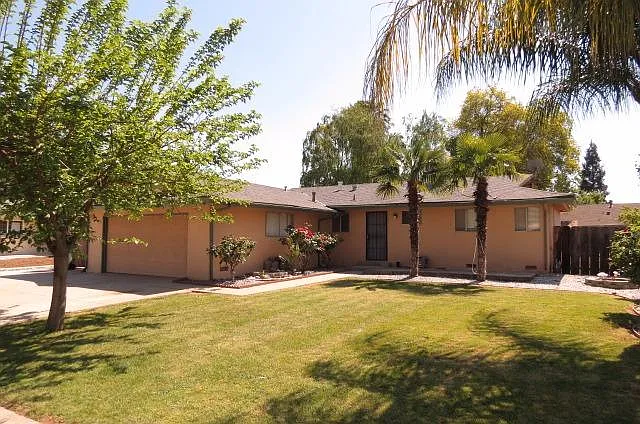 1552 Rushing St photo 1