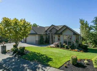 959 SW 7th St, Dundee, OR 97115