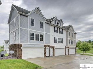 14658 Ames Ct, Omaha, NE 68116