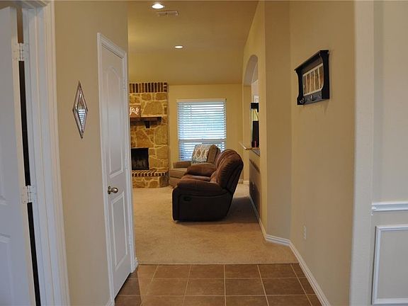 3rd image of 336 Cambridge Ct