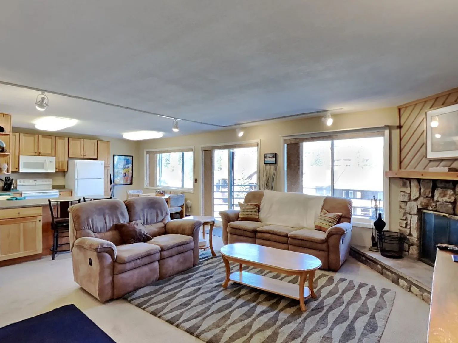2 bed, 1014 sqft, $3,000 — Photo 4
