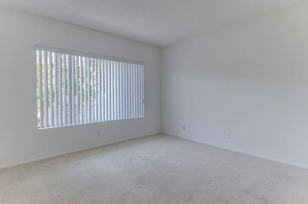 1628 S. Westgate Ave — Photo 3