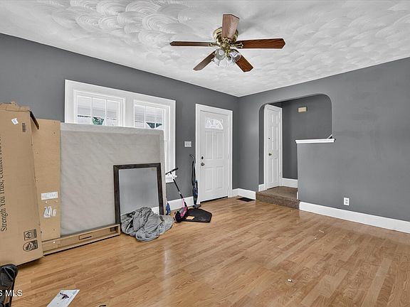 3rd image of 1728 Loxley Rd