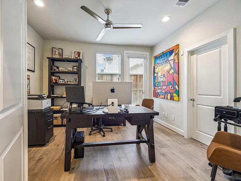 803 Sienna Palm Ln — Photo 4
