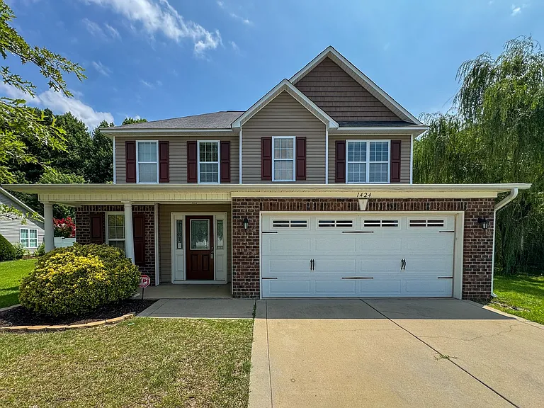 1424 Saint Johns Loop — Photo 1